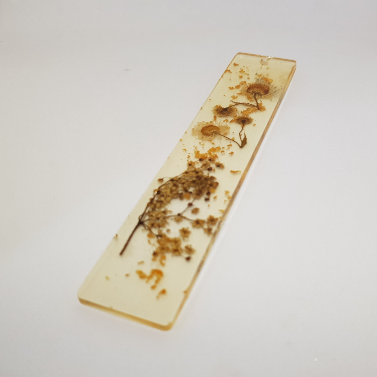 semn de carte frunze musetel (1) plante naturale in rasina